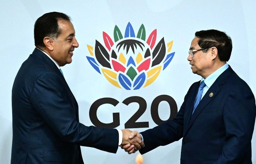 لقاء رئيس الوزراء مع نظيره الفيتنامى