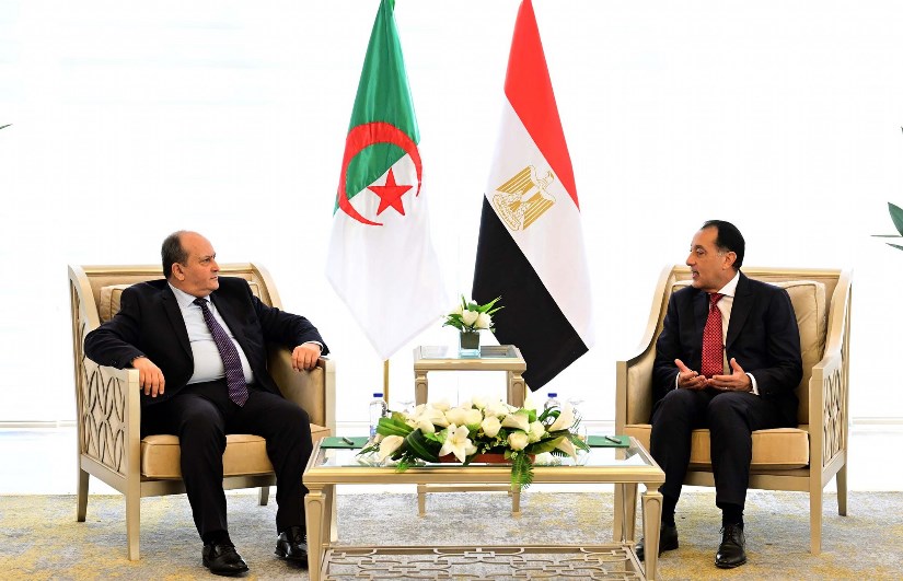 مدبولى والوزير الأول الجزائرى