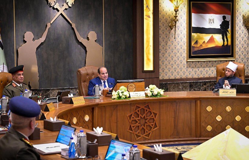  الرئيس يشهد اختبارات كشف الهيئة للطلبة المتقدمين للأكاديمية العسكرية