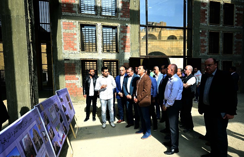 جولة رئيس الوزراء بشارع المعز