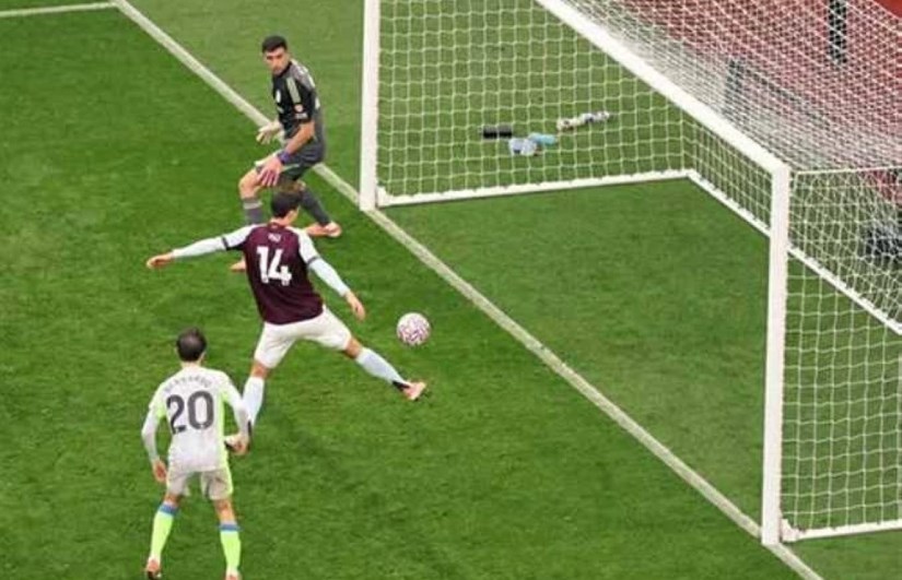 أستون فيلا وليدز يونايتد