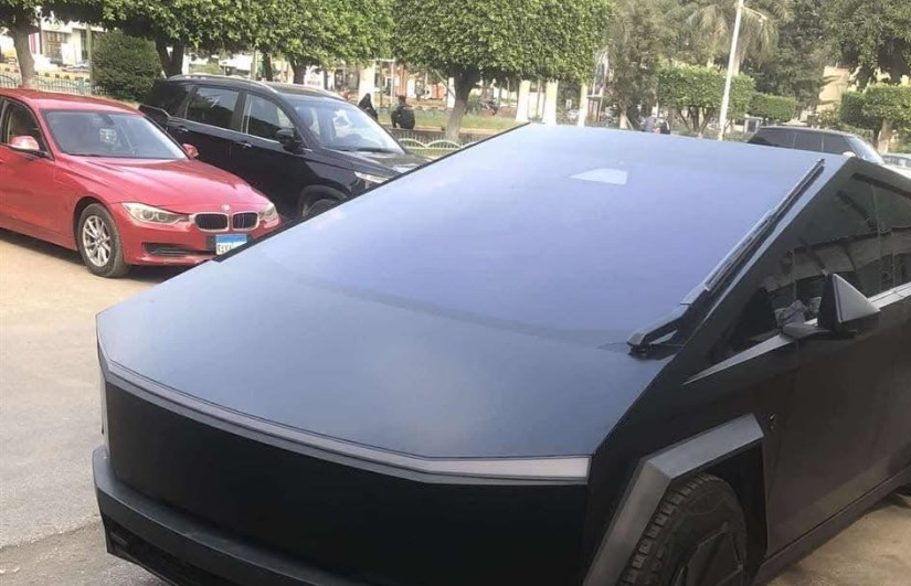  سيارة الفنان محمد رمضان