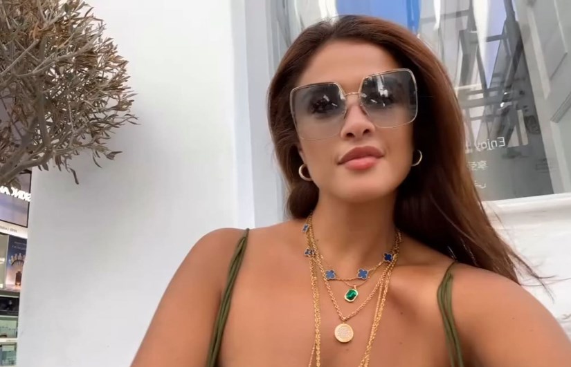  الفنانة ياسمين عبد العزيز