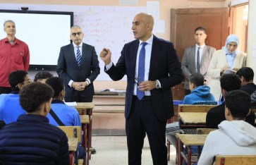 جانب من جولة وزير التعليم 
