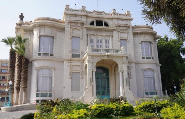 جامعة عين شمس 