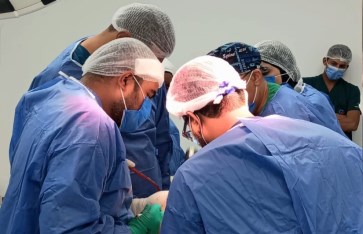 اجراء أولى جراحات المفاصل 