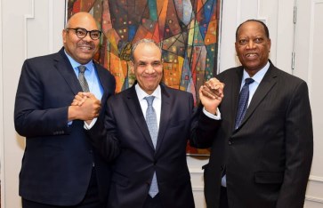وزير الخارجية يلتقي نظيره التنزاني