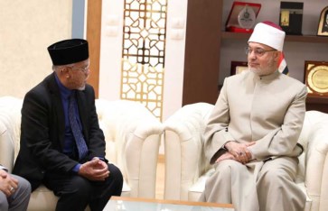 دكتور نظير عياد خلال اللقاء