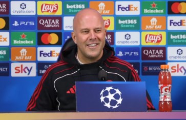 سلوت يرد على محمد صلاح 