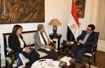 الدكتور أحمد فؤاد هنو والأديبة سلوى بكر