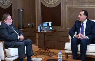 اجتماع رئيس الوزراء مع محافظ البنك المركزى