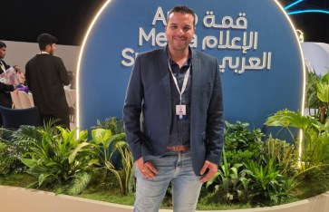 الكاتب مينا غالى