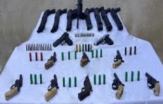 ضبط أسلحة متنوعة في مداهمات أمنية موسعة