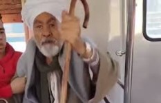 مشادة في المترو بين رجل صعيدي وفتاة