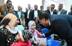 مدبولي يتحاور مع المواطنين