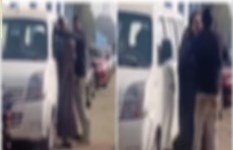 زوج يضرب زوجته في الشارع