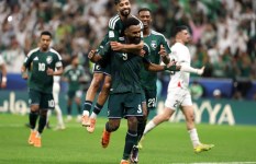 السعودية تهزم فلسطين 