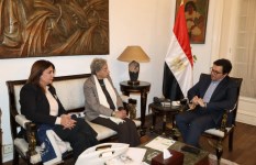 الدكتور أحمد فؤاد هنو والأديبة سلوى بكر