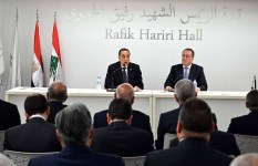 لقاء رئيس الوزراء مع مسؤولى الغرف التجارية فى لبنان