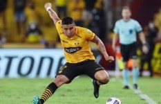 ماريو بينيدا لاعب برشلونة