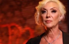 الفنانة الشهيرة غللو