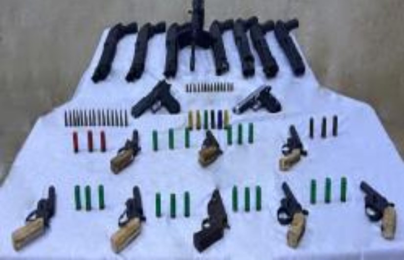 ضبط أسلحة متنوعة في مداهمات أمنية موسعة