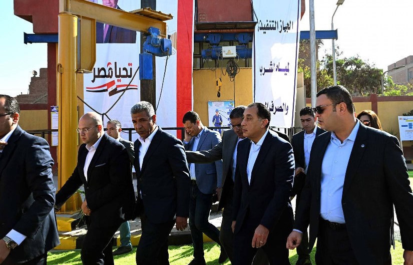 مدبولي يتفقد محطة رفع الفهميين