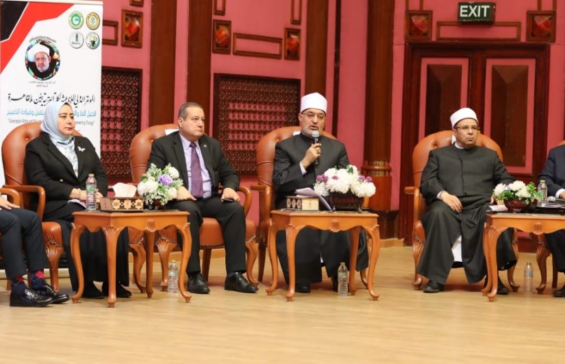 مفتي الجمهورية خلال المؤتمر