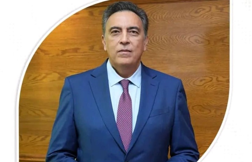 الأستاذ الدكتور نادر البكل الأستاذ بكلية طب الأسنان جامعة القاهرة