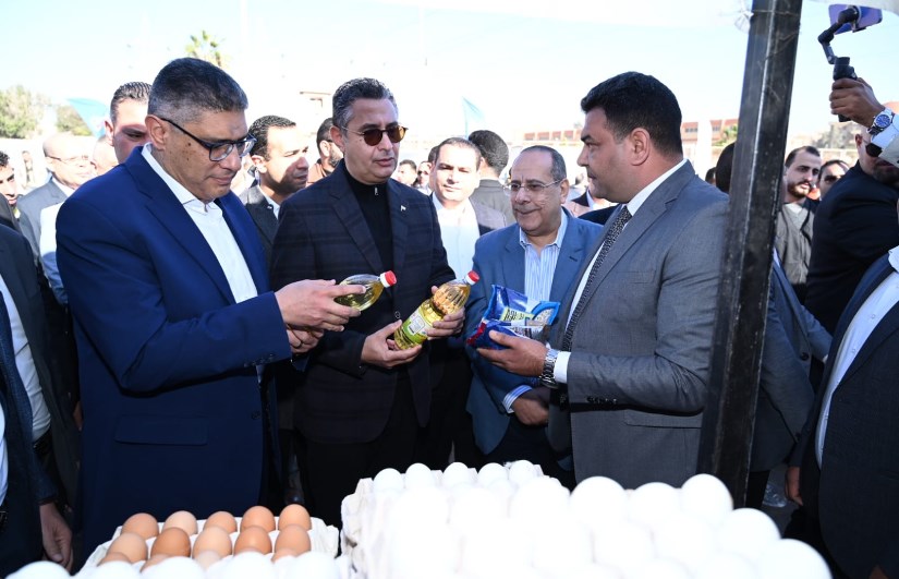 وزير التموين ومحافظ الجيزة يفتتحان سوق اليوم الواحد فى حدائق الأهرام