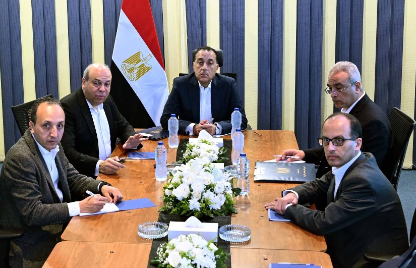 اجتماع متابعة تطوير مصر للطيران