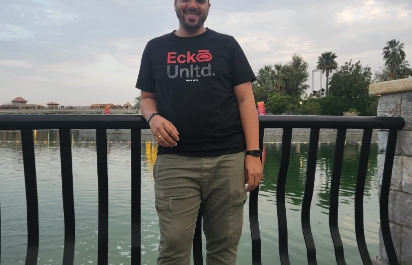 الكاتب مينا غالى