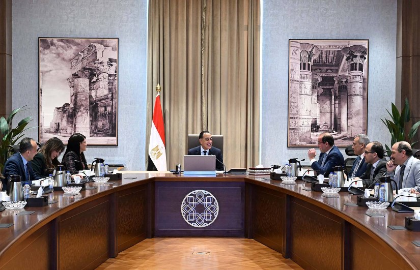 اجتماع متابعة حياة كريمة