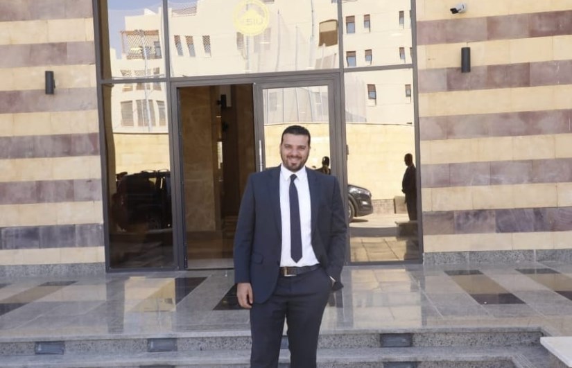 الكاتب مينا غالى