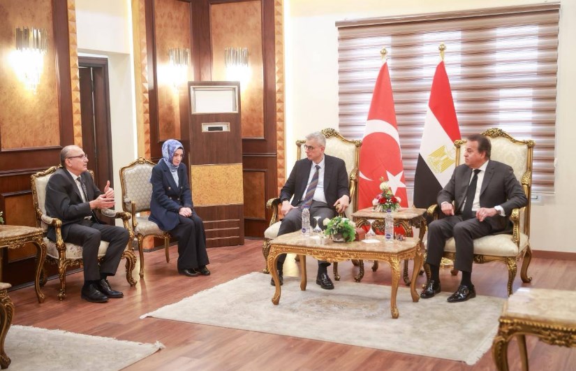 وزير الصحة المصرى يستقبل نظيره التركى