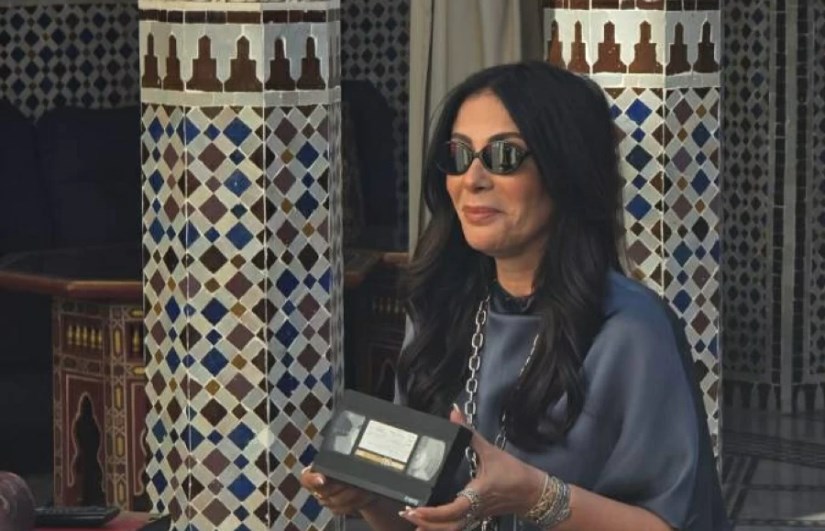  الفنانة مني زكي