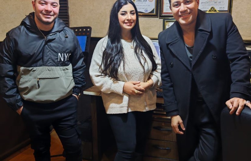 إيمان عبد العزيز 