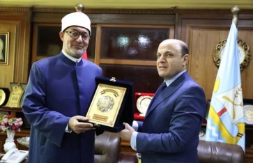 خلال اللقاء  خلال اللقاء