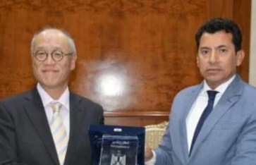 وزير الشباب والرياضة يستقبل السفير الياباني 
