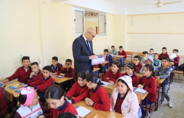 طلاب المرحلة الابتدائية 