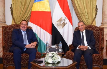 وزير الخارجية ونظيره السيشلي وزير الخارجية ونظيره السيشلي