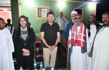 وزير الشباب والرياضة مع شيوخ القبائل 