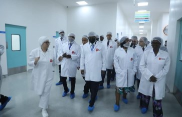 زيارة رئيس دولة أنجولا لمدينة الدواء المصرية  زيارة رئيس دولة أنجولا لمدينة الدواء المصرية