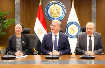 خلال الاجتماع 