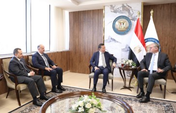 وزير البترول ونائب شركة بي بي