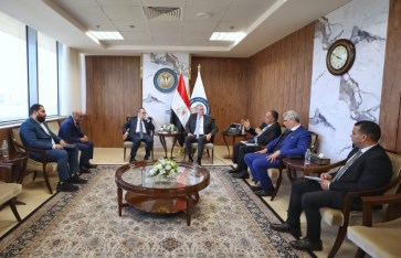 وزير البترول خلال اللقاء  وزير البترول خلال اللقاء