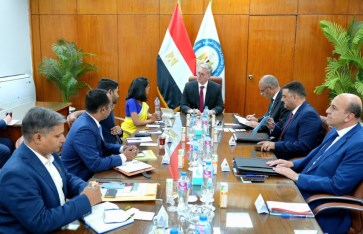 وزير البترول والوفد الهندي 