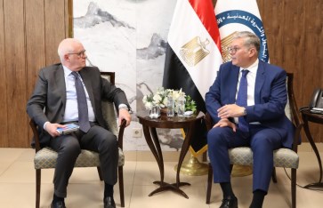 وزير البترول خلال اللقاء مع رئيس الشركة