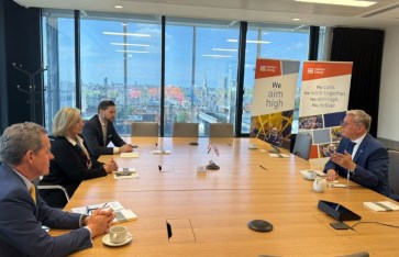 وزير البترول خلال اللقاء  وزير البترول خلال اللقاء