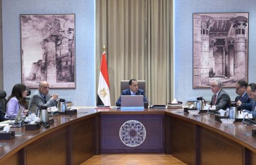 اجتماع لمتابعة موقف مشروعات إنتاج الهيدروجين الأخضر اجتماع لمتابعة موقف مشروعات إنتاج الهيدروجين الأخضر